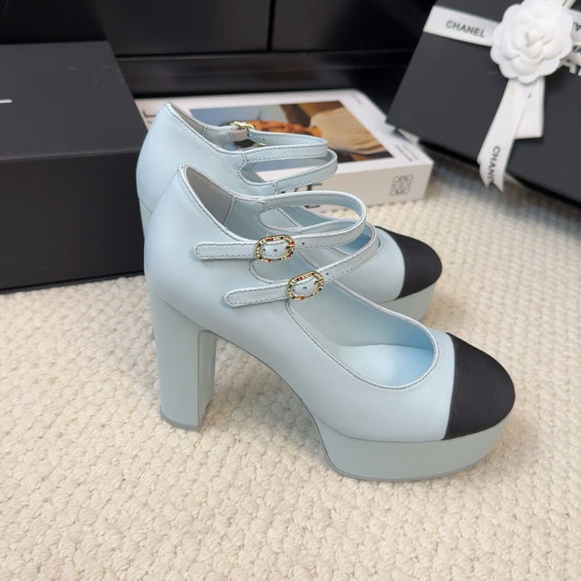 FLATFORM SANDAL IN LIGHT BLUE CALFSKIN AND BLACK FABRIC