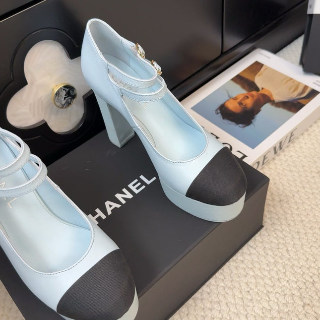 FLATFORM SANDAL IN LIGHT BLUE CALFSKIN AND BLACK FABRIC