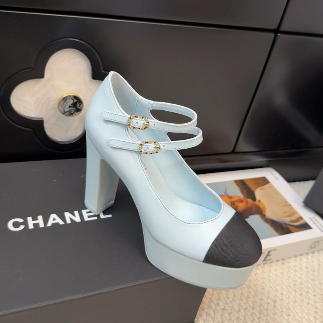 FLATFORM SANDAL IN LIGHT BLUE CALFSKIN AND BLACK FABRIC