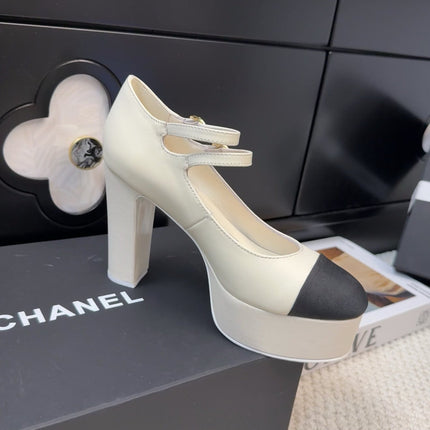 FLATFORM SANDAL IN PALE YELLOW CALFSKIN AND BLACK FABRIC