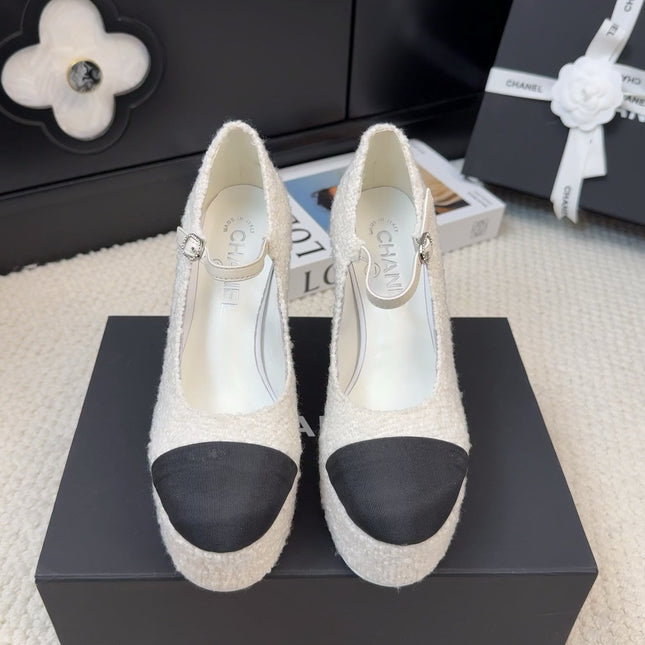 FLATFORM SANDAL IN WHITE TWEED AND BLACK FABRIC