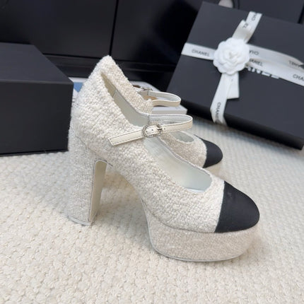FLATFORM SANDAL IN WHITE TWEED AND BLACK FABRIC