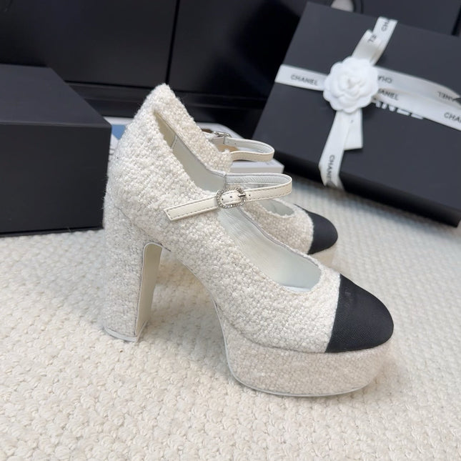 FLATFORM SANDAL IN WHITE TWEED AND BLACK FABRIC