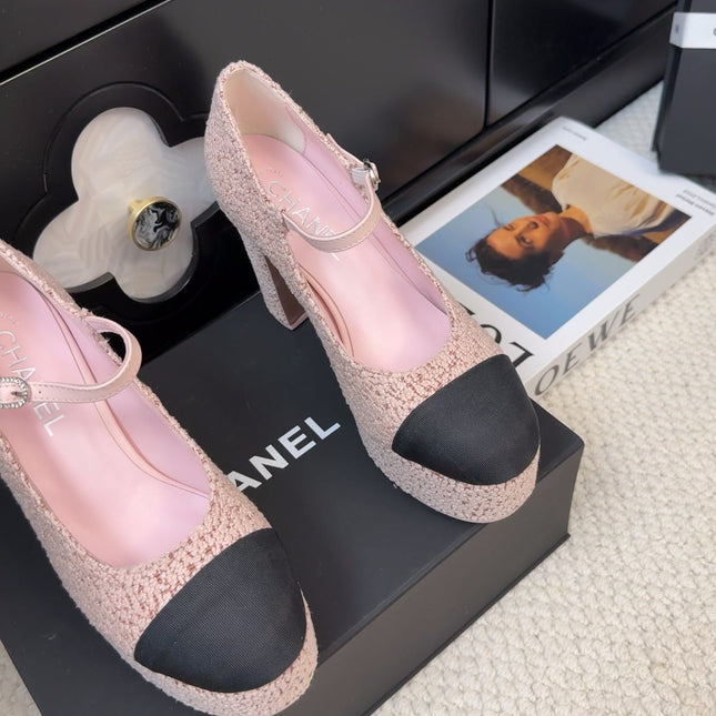 FLATFORM SANDAL IN LIGHT PINK TWEED AND BLACK FABRIC