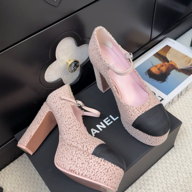 FLATFORM SANDAL IN LIGHT PINK TWEED AND BLACK FABRIC