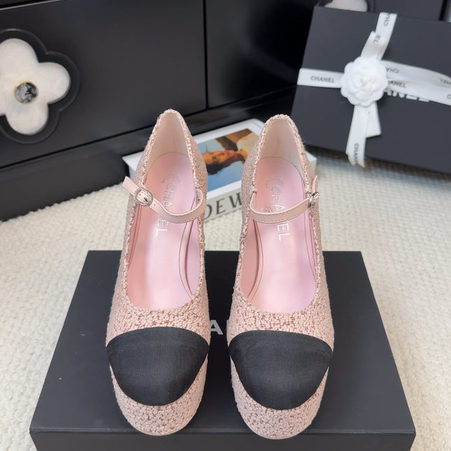 FLATFORM SANDAL IN LIGHT PINK TWEED AND BLACK FABRIC