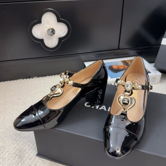 MARY JANE SHOES IN BLACK PATENT CALFSKIN 55 MM