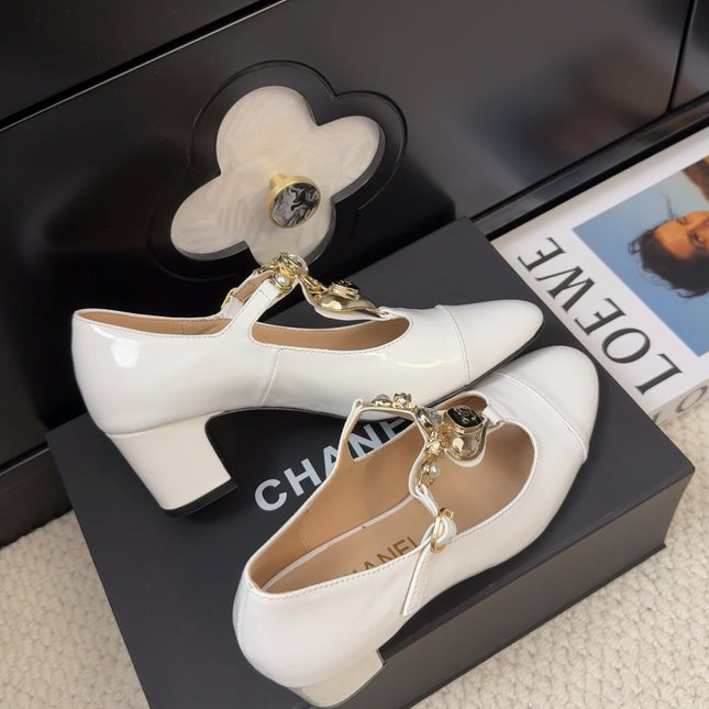 MARY JANE SHOES IN WHITE PATENT CALFSKIN 55 MM