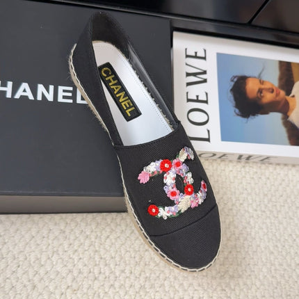LOAFER IN BLACK CANVAS WITH COLORFUL LOGO