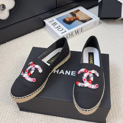 LOAFER IN BLACK CANVAS WITH COLORFUL LOGO