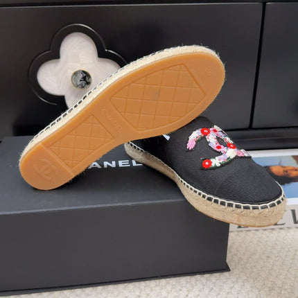 LOAFER IN BLACK CANVAS WITH COLORFUL LOGO