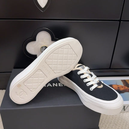 TRAINERS SHOES IN BLACK FABRIC