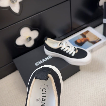 TRAINERS SHOES IN BLACK FABRIC