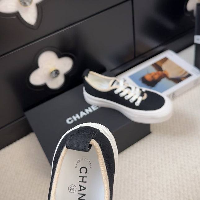 TRAINERS SHOES IN BLACK FABRIC