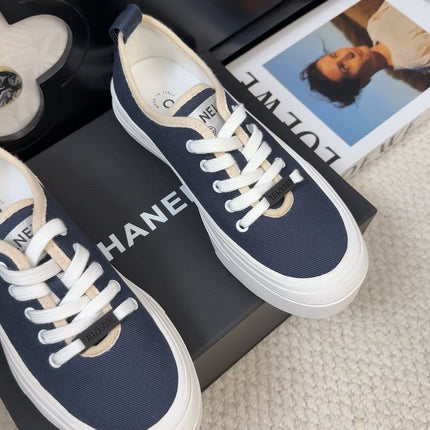 TRAINERS SHOES IN NAVY BLUE FABRIC