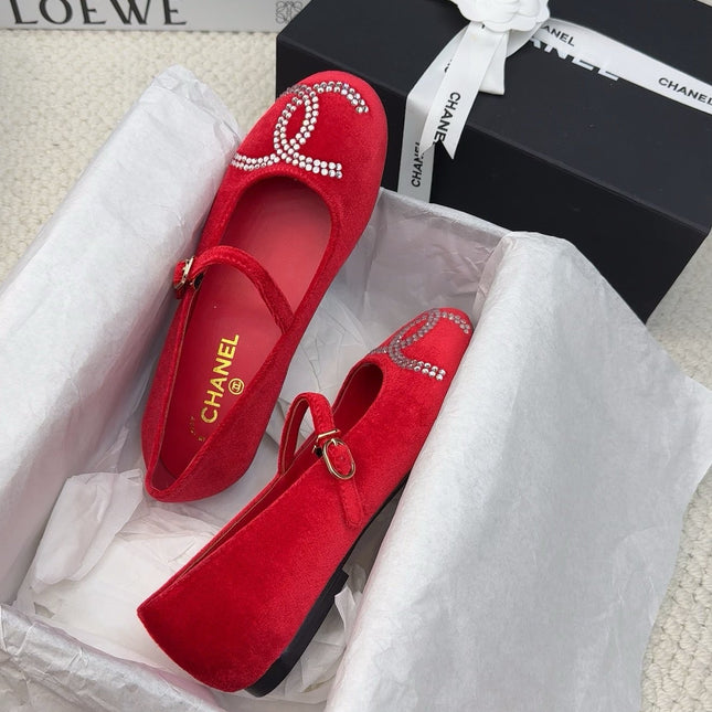 MARY JANE SHOES IN CHERRY RED VELVET WITH CRYSTALS LOGO