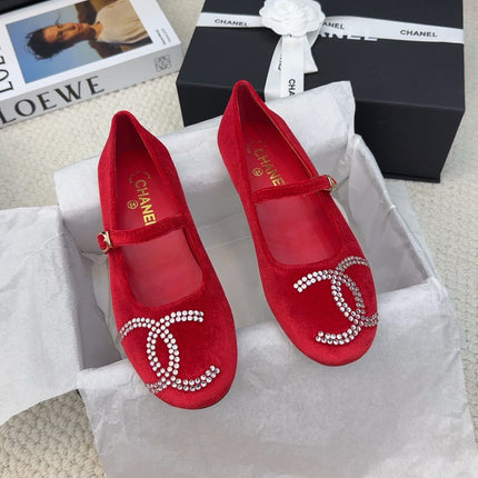 MARY JANE SHOES IN CHERRY RED VELVET WITH CRYSTALS LOGO