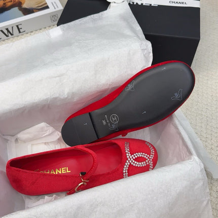 MARY JANE SHOES IN CHERRY RED VELVET WITH CRYSTALS LOGO