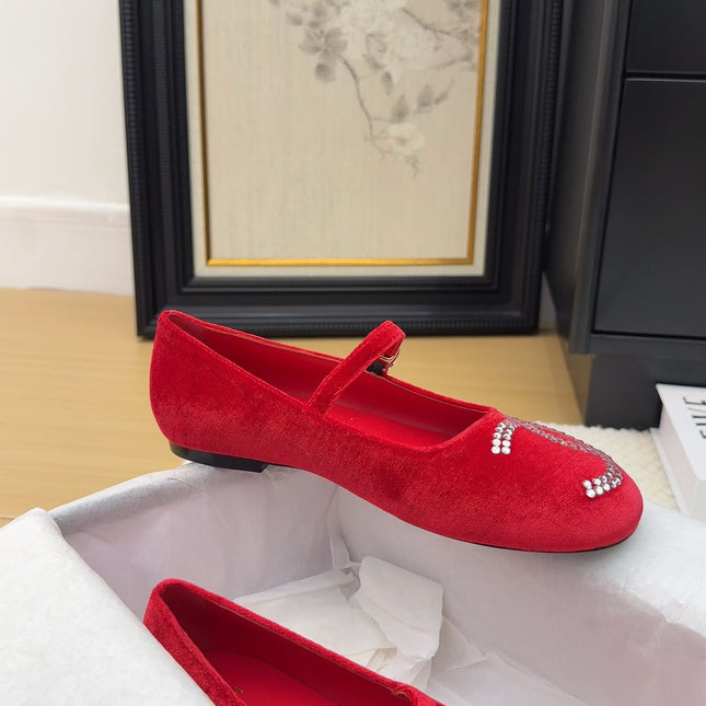MARY JANE SHOES IN CHERRY RED VELVET WITH CRYSTALS LOGO