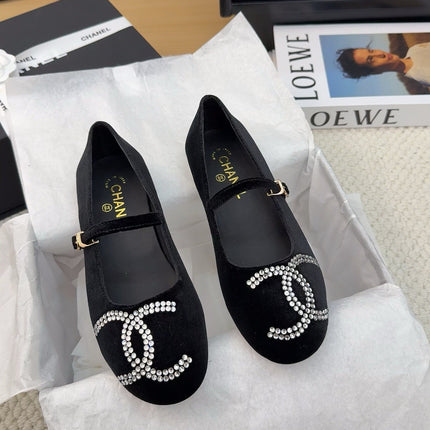 MARY JANE SHOES IN BLACK VELVET WITH CRYSTALS LOGO