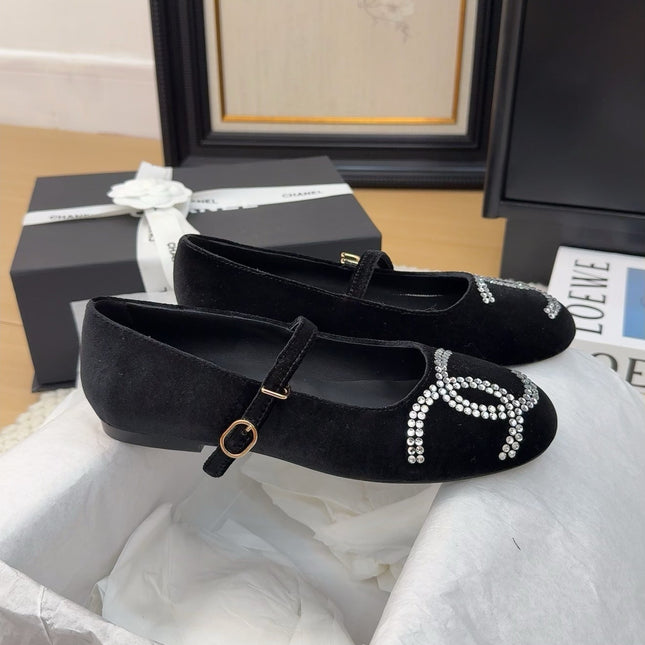 MARY JANE SHOES IN BLACK VELVET WITH CRYSTALS LOGO
