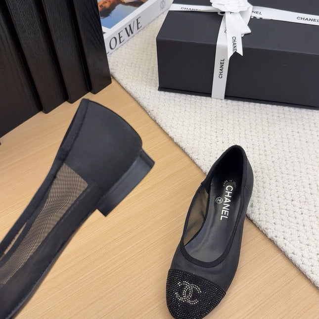 BALLET FLAT IN BLACK FABRIC AND MESH WITH CRYSTALS