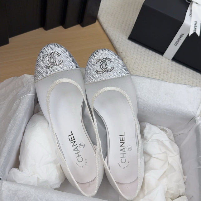 BALLET FLAT IN WHITE FABRIC AND MESH WITH CRYSTALS