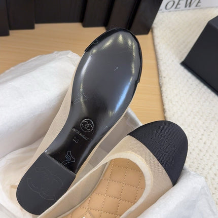 BALLET FLAT IN BLACK FABRIC AND BEIGE MESH