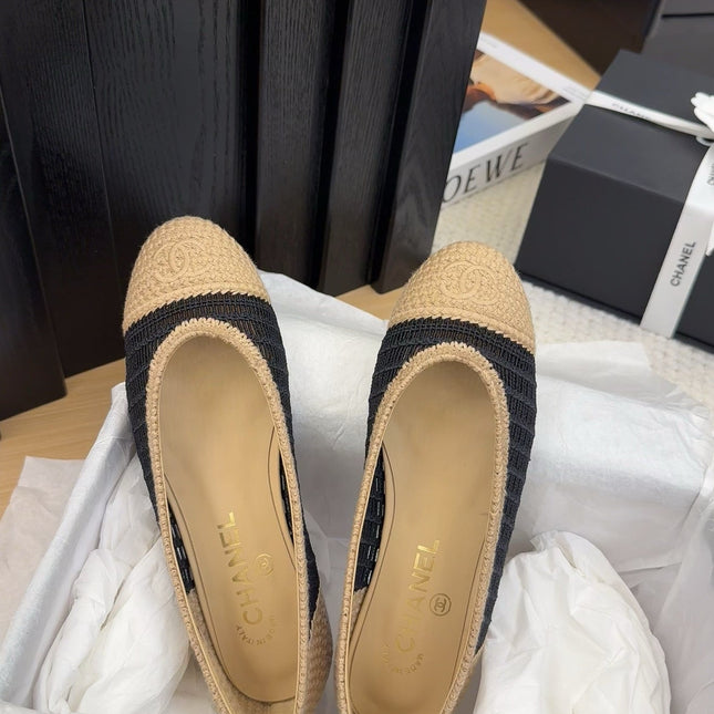 CC 25 Ballet Flat Beige Black Raffia