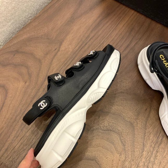 SANDAL 25S LOGO IN BLACK LAMBSKIN