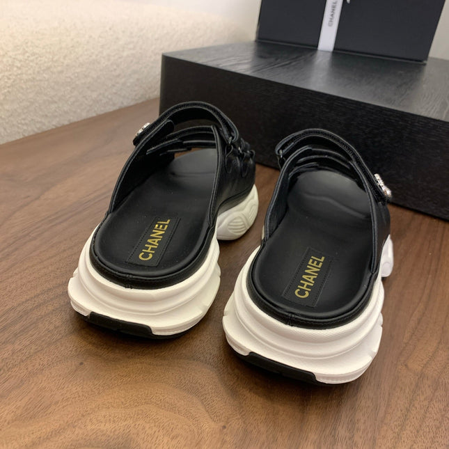 MULES 25S LOGO IN BLACK LAMBSKIN