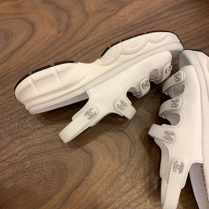 SANDAL 25S LOGO IN WHITE LAMBSKIN