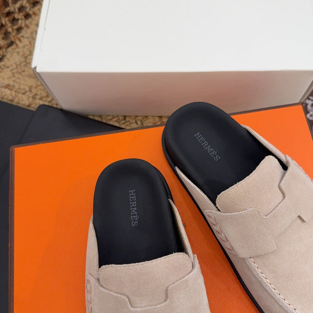 HM 25S MULE IN BEIGE SUEDE