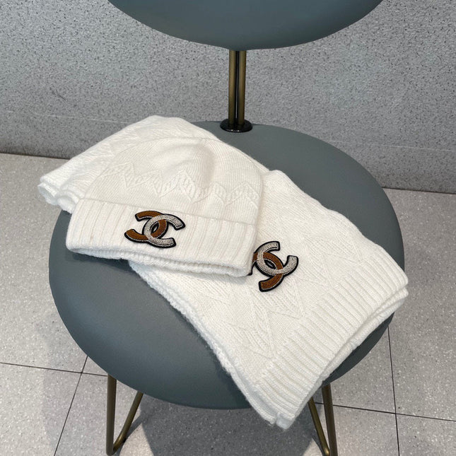 SET HAT AND SCARF IN WHITE WOOL 420824
