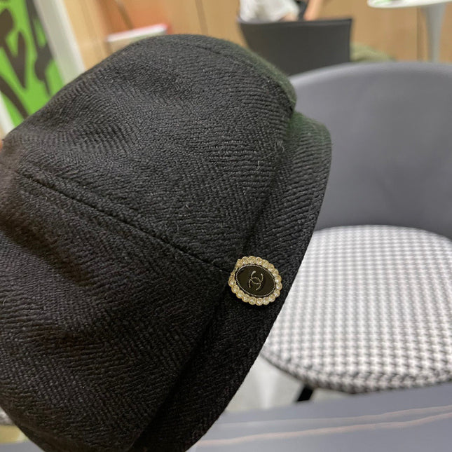 BERET HAT IN BLACK FABRIC 420941