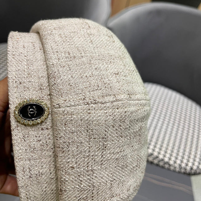 BERET HAT IN BEIGE FABRIC 420943