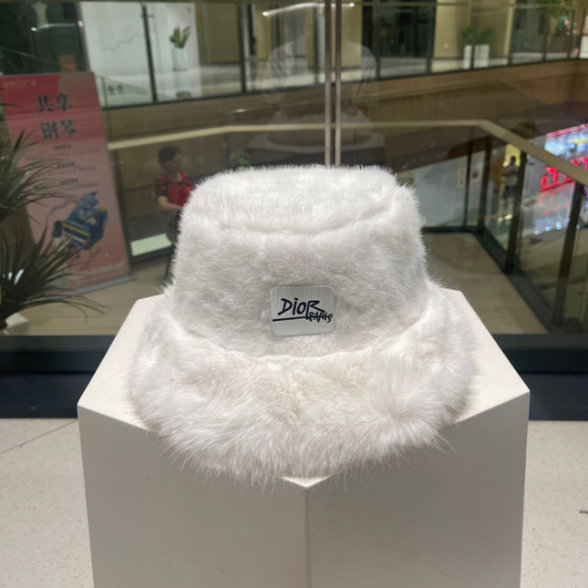 PLUSH FISHERMAN HAT IN WHITE RABBIT FUR 426095