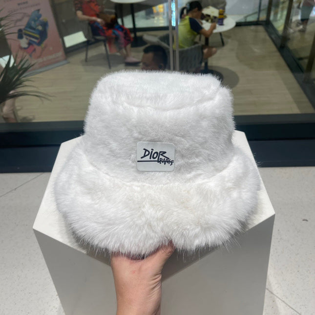 PLUSH FISHERMAN HAT IN WHITE RABBIT FUR 426095