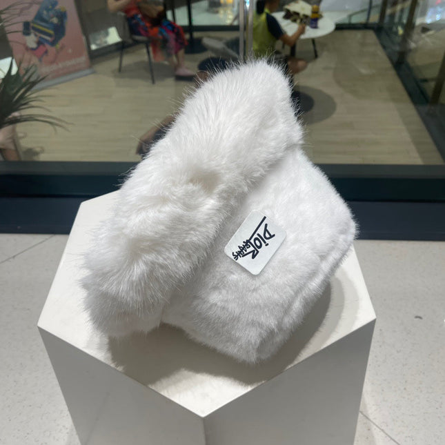 PLUSH FISHERMAN HAT IN WHITE RABBIT FUR 426095