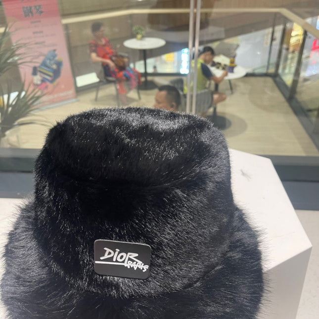 PLUSH FISHERMAN HAT IN BLACK RABBIT FUR 426096