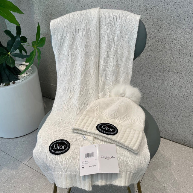 SET KNITTED SCARF AND HAT IN WHITE WOOL AND FOX FUR 434630