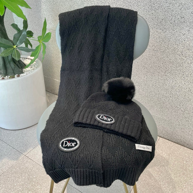 SET KNITTED SCARF AND HAT IN BLACK WOOL AND FOX FUR 434631