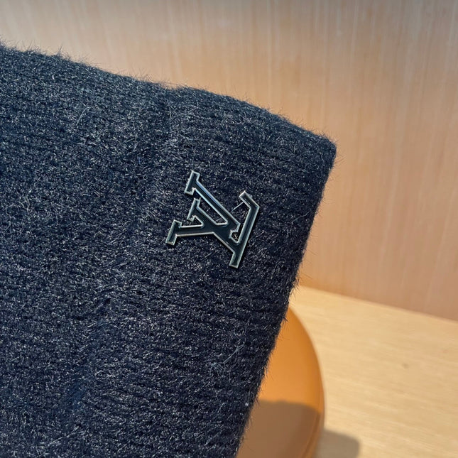 BEANIE HAT IN BLACK WOOL 803043