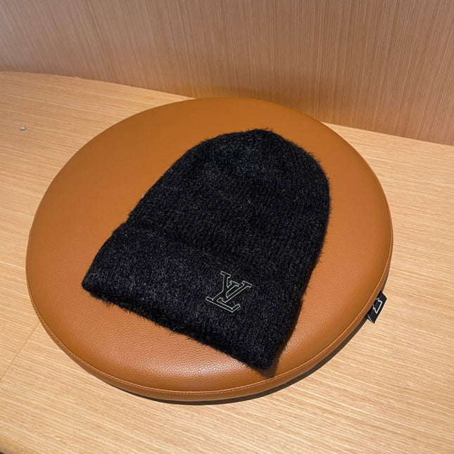 BEANIE HAT IN BLACK WOOL 803043