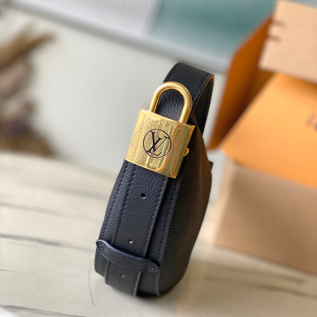 LOW KEY BUMBAG 28 IN BLACK CALFSKIN GOLD BUCKLE