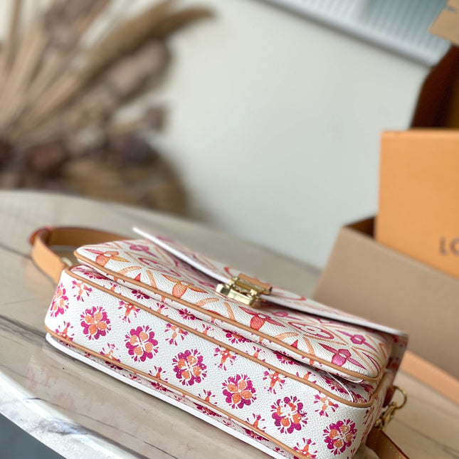 POCHETTE MÉTIS 25 IN CORAL MONOGRAM TILES CANVAS GOLD HARDWARE