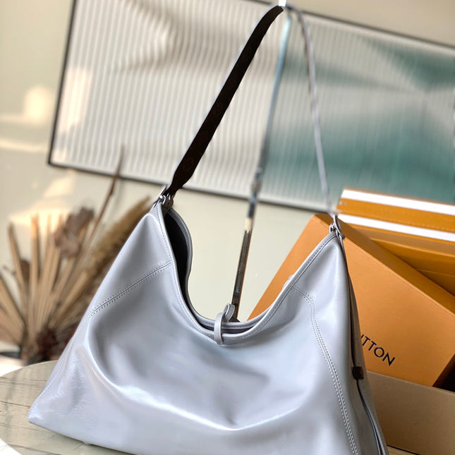 CARRYALL VIBE MM 39 IN TRIANON GRAY SHINY LAMBSKIN