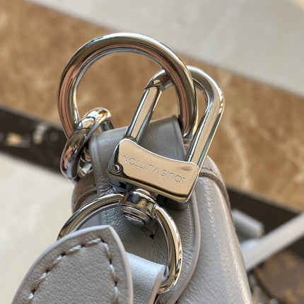 CARRYALL VIBE 33 IN TRIANON GRAY SHINY LAMBSKIN
