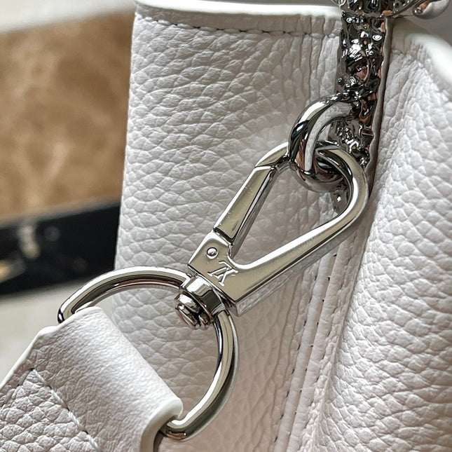 CAPUCINES EAST-WEST MINI 22 IN WHITE CALFSKIN SILVER HARDWARE