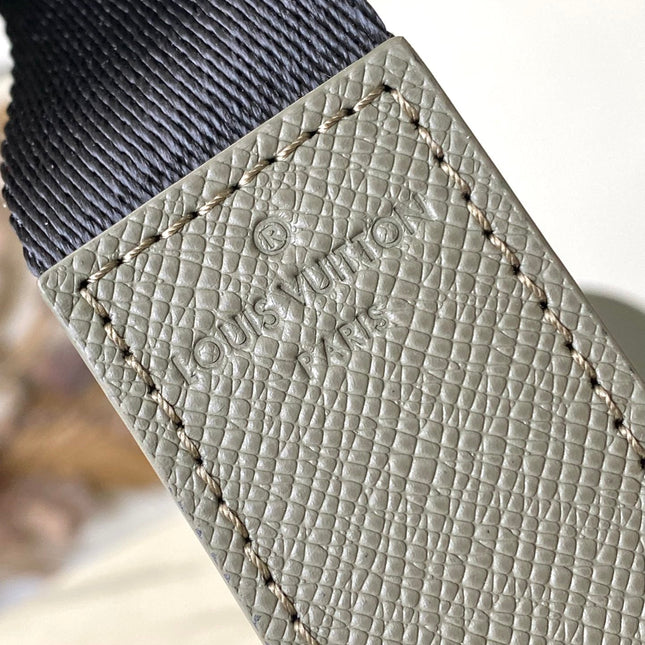 DISTRICT PM 26 IN KHAKI GREEN CALFSKIN